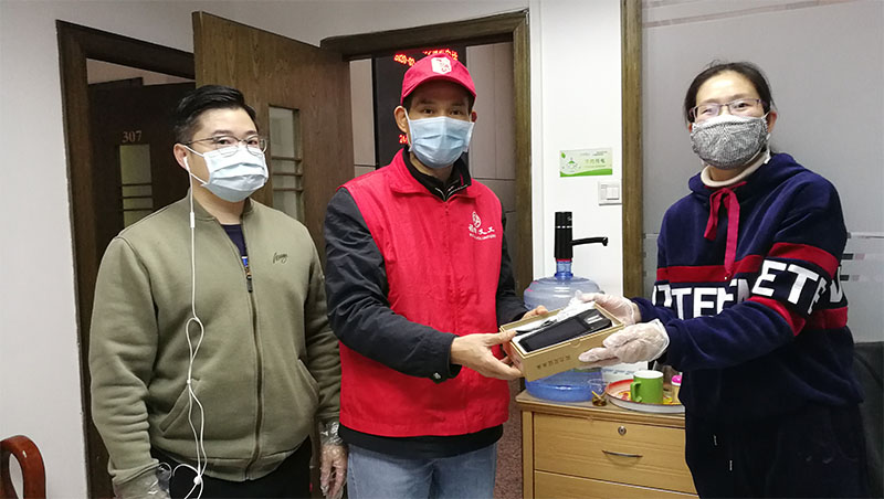 智能設備助力某情防控——華視電子捐贈數臺手持身份核查設備 智能設備助力某情防控——華視電子捐贈數臺手持身份核查設備